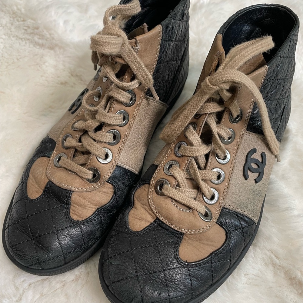 Chanel Black/Beige Leather And Nubuck CC High Top Tennis Sneakers with box - Picture 4 of 8